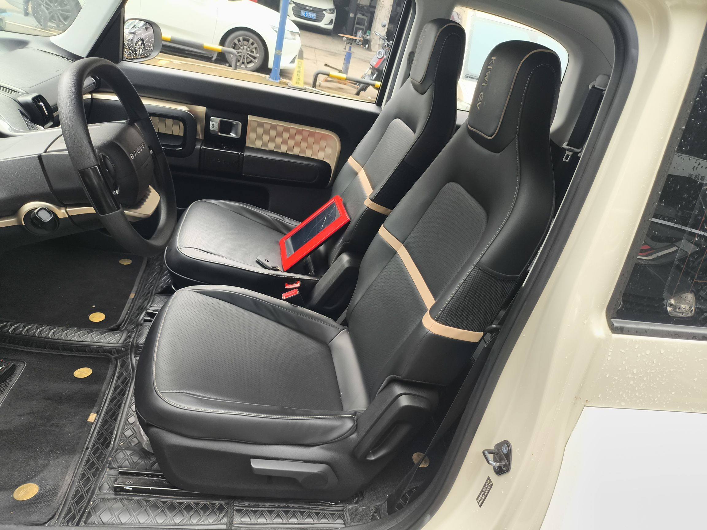 Переднее сиденье в автомобиле