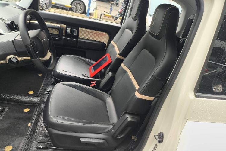 Used Baojun KiWi EV 2021 Artist Model Lithium Iron Phosphate