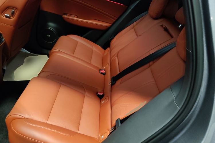 Used Hongqi HS6 PHEV 2026 220 All-Wheel Drive Smart Hybrid Version Left Rear Seat