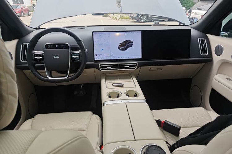 Used Li Auto L8 2024 Pro Model Center Console