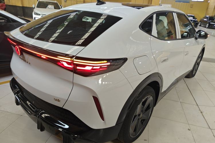 Used Volkswagen ID.UNYX 2024 Revised Pro Long-Range Version Rear Right 45 Deg