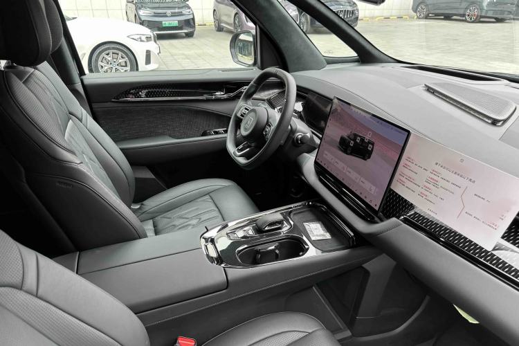 Used Zeekr 009 2024 7-Seater Walk-Through Version Four-Wheel Drive 108 kWh Interior 12