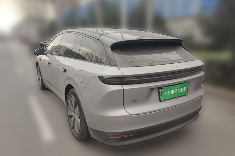 Used Li Auto i6 2025 Model Four-Wheel-Drive Standard Type
