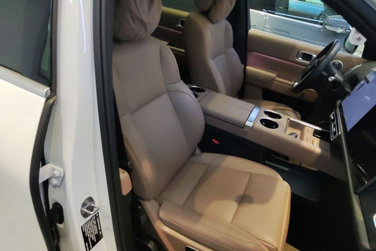 Used Li Auto L8 2025 Ultra Smart Refreshed Edition
