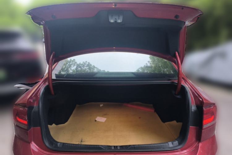 Used Volkswagen Lamando 2015 230TSI DSG Fashion Edition Trunk