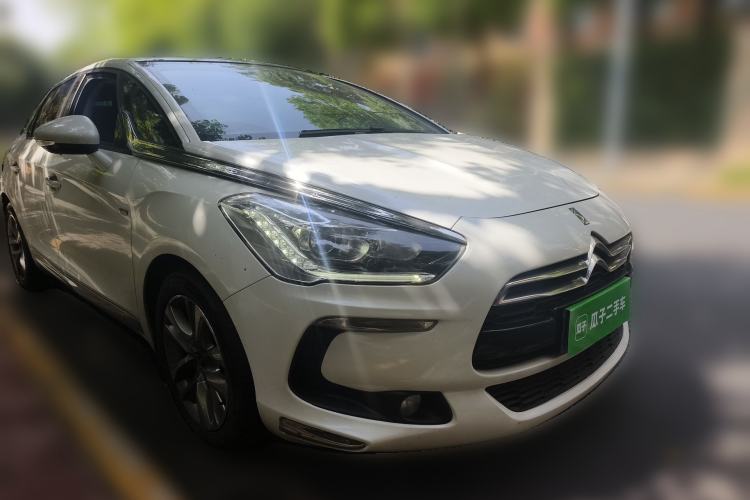 Used DS 5 2013 1.6T Luxury Edition THP200