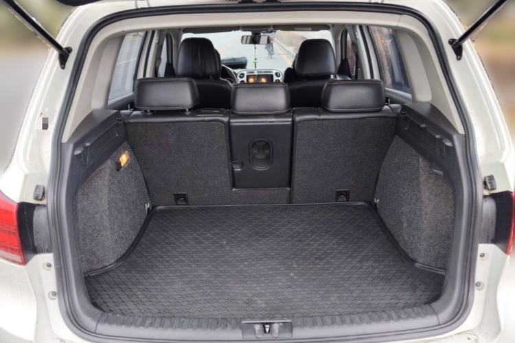 Used Volkswagen Tiguan 2017 300TSI Automatic Two-Wheel Drive Silk Road Comfort Edition Trunk