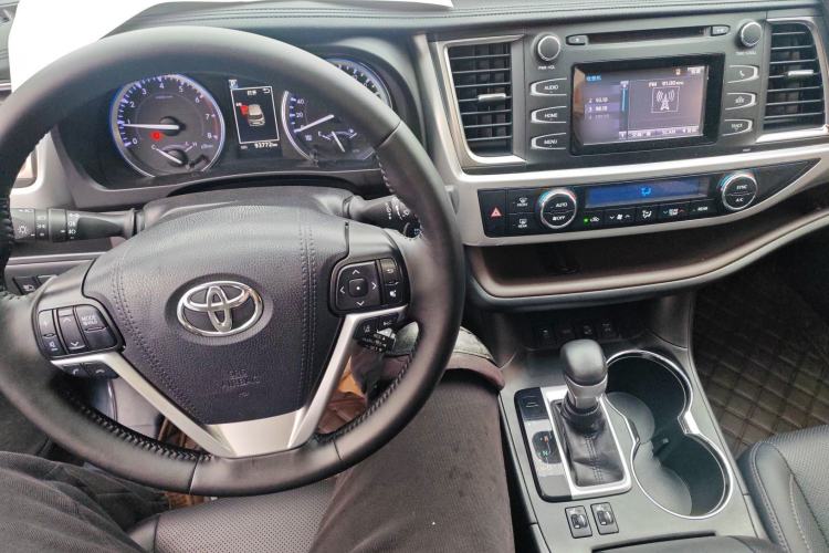 Used Toyota Highlander 2018 2.0T Four-Wheel Drive Luxury Edition 7 Seats China V Emission Standard
