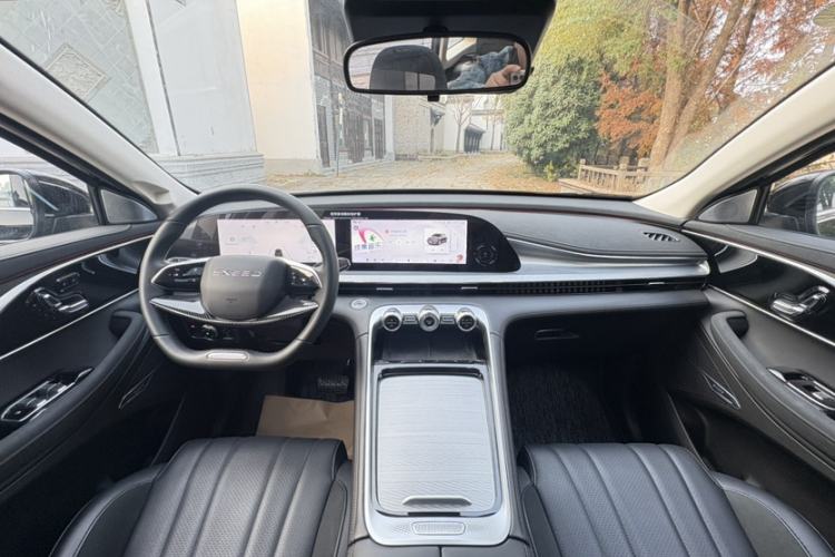 Used EXEED Lingyun 2024 300T Two-Wheel Drive Starlight Edition