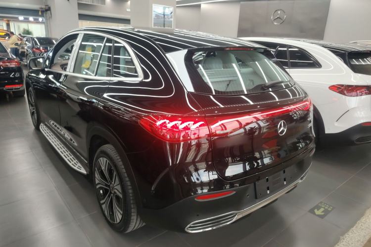 Used Mercedes-Benz EQE SUV 2024 500 4MATIC Luxury Edition Rear Left 45 Deg