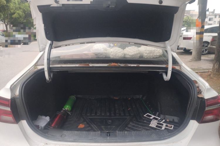 Used Roewe i6 2017 20T Automatic Internet ZhiZun Edition