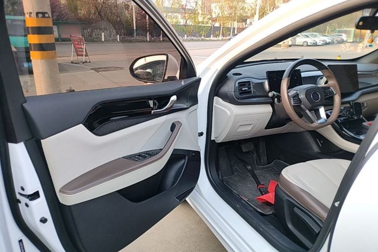 Used BYD Qin PLUS 2024 HONOR Edition DM-i 55KM Leading Model Driver Seat