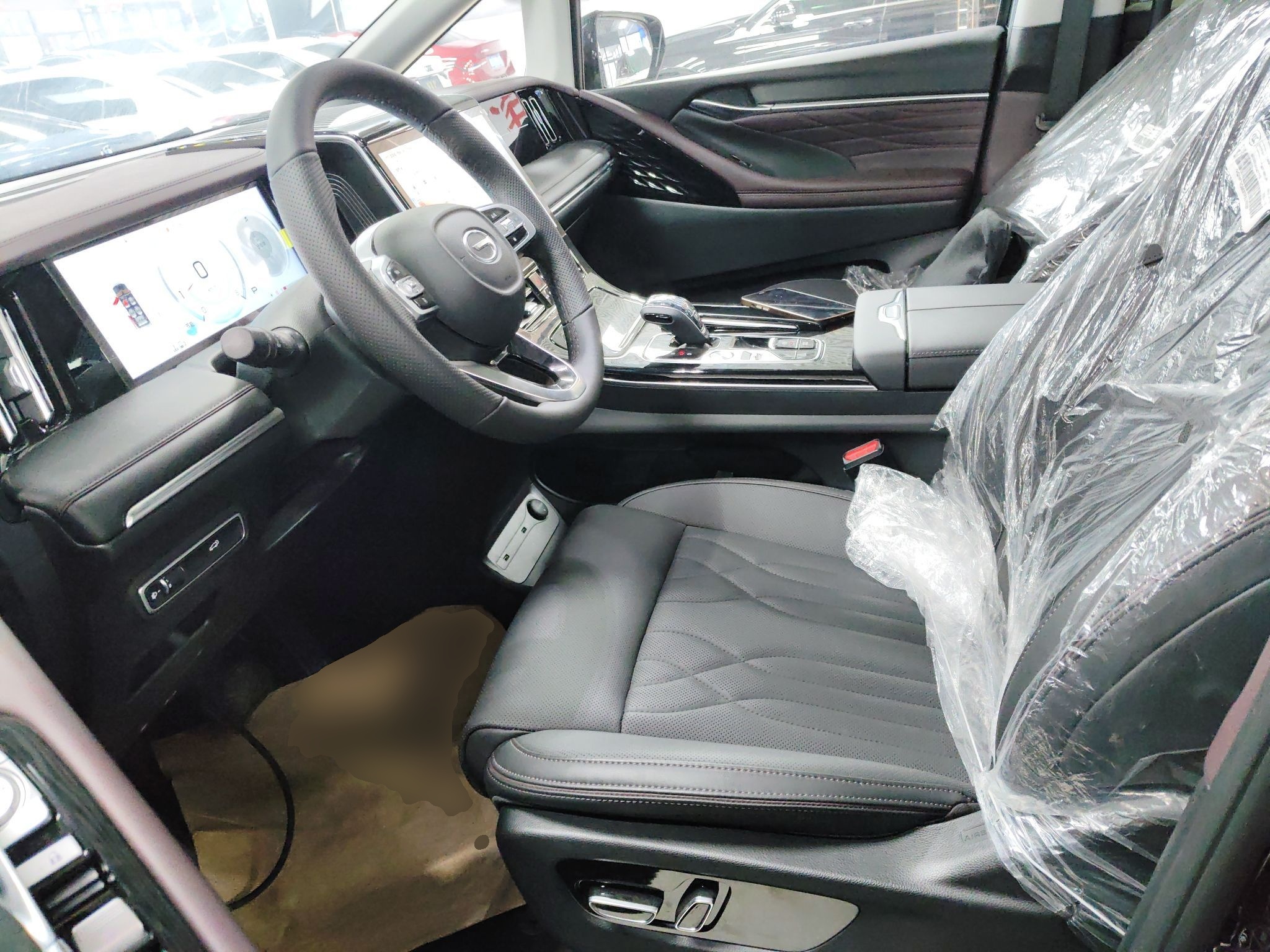 المقاعد الأمامية داخل السيارة