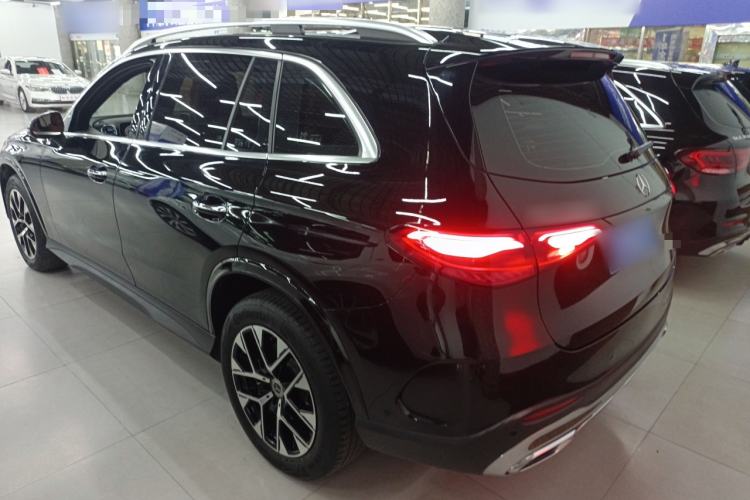 Used Mercedes-Benz GLC 2023 Facelift GLC 260 L 4MATIC Luxury Version 5 Seats
