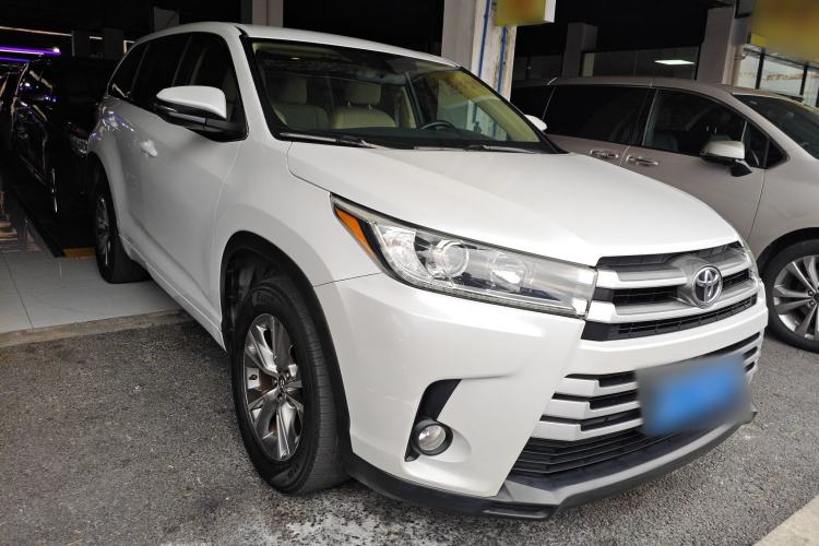 Used Toyota Highlander 2018 2.0T Four-Wheel Drive Elite Edition 7 Seats China VI Standard Front Right 45 Deg