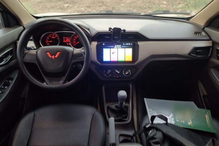 Used Wuling Hongguang 2021 1.5L Facelifted S Comfort Version with Electric Power Steering LAR Center Console