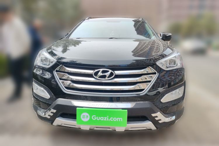 Used Hyundai Santa Fe 2015 2.0T Automatic 4x4 Smart 7-Seater Front