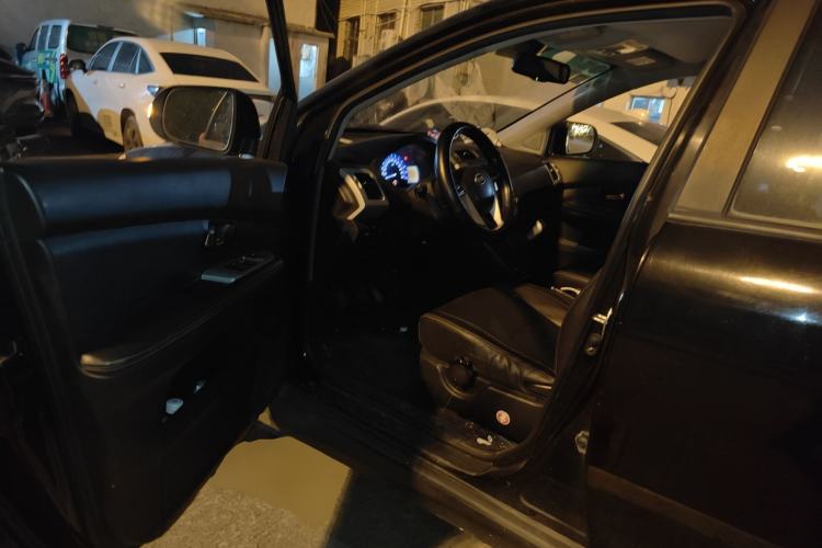 Used BYD S6 2014 2.0L Manual Luxury 5-Seater