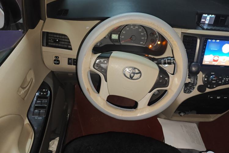Used Toyota SIENNA  Steering Wheel