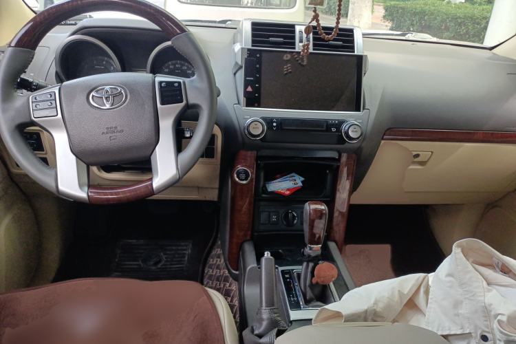 Used Toyota Prado  Center Console