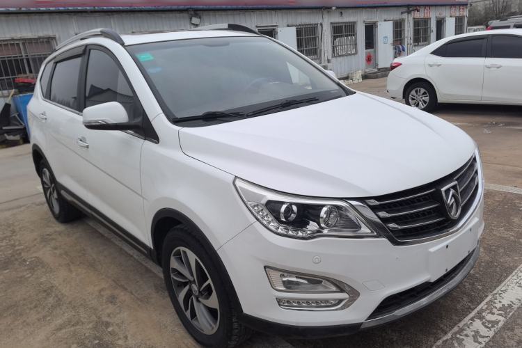 Used Baojun 560 2015 1.8L manual luxury version
