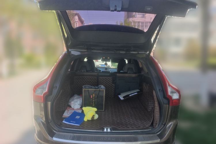 Used Volvo XC60 2015 T5 AWD Zhiyuan Edition Trunk