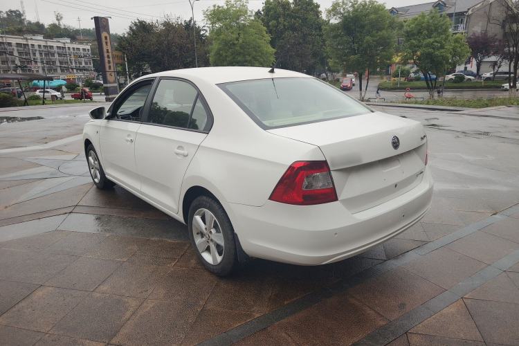 Used Skoda Rapid 2013 1.6L Automatic Smart Selection Model
