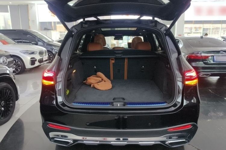 Used Mercedes-Benz GLC 2023 Refreshed GLC 300 L 4MATIC Dynamic Edition 5 Seats Trunk