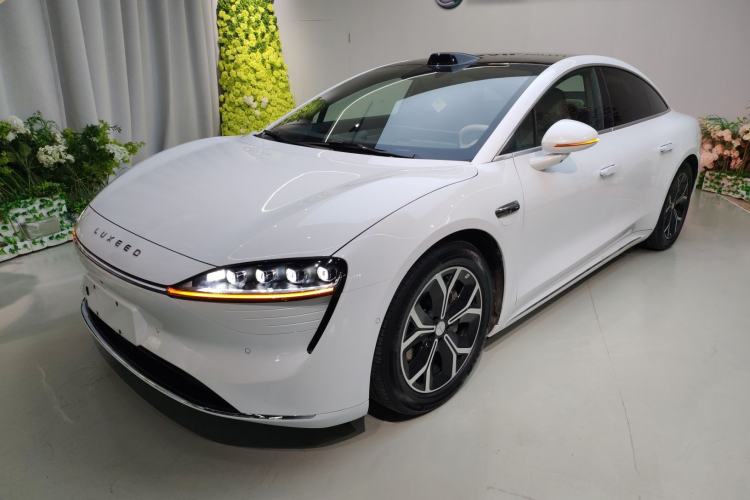 Used Hima Luxeed S7 2025 855 km Max