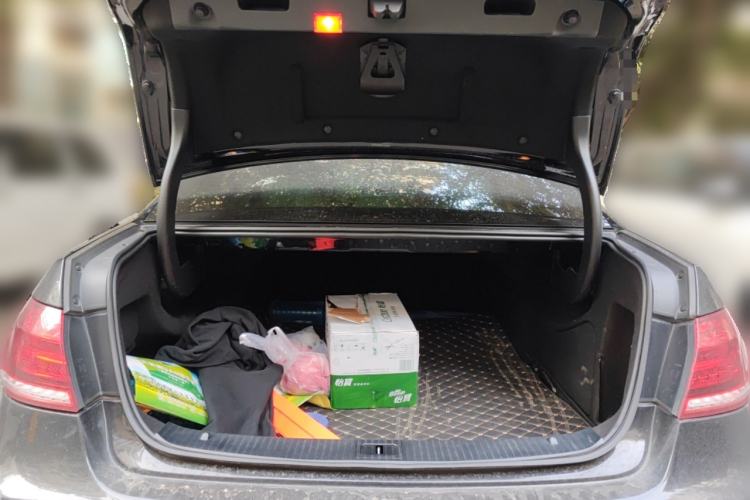 Used Mercedes-Benz E-Class 2015 Facelift E 260 L Luxury Edition