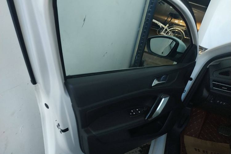 Used Peugeot 308 2019 230THP Automatic Luxury Edition China VI Standard Interior 7