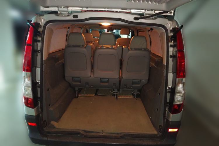 Used Mercedes-Benz Vito 2011 2.5L 7-seater executive version