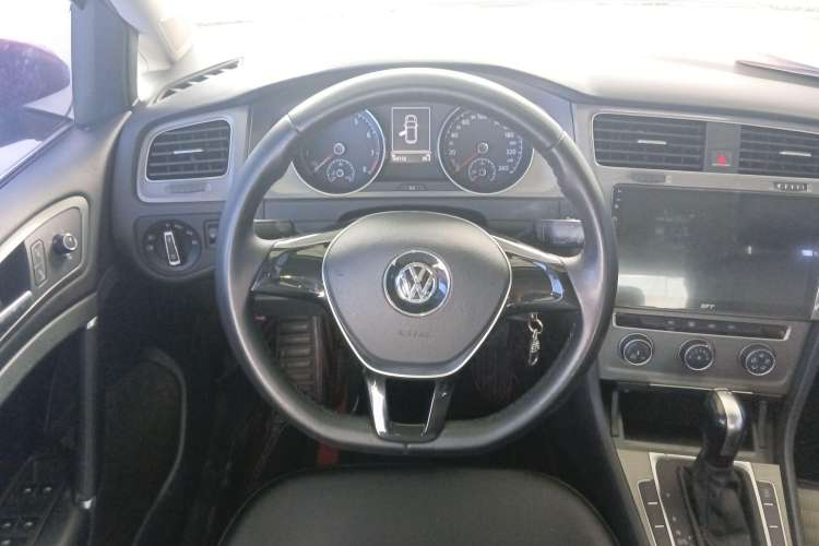 Used Volkswagen Golf 2014 1.4TSI Automatic Comfort Model
