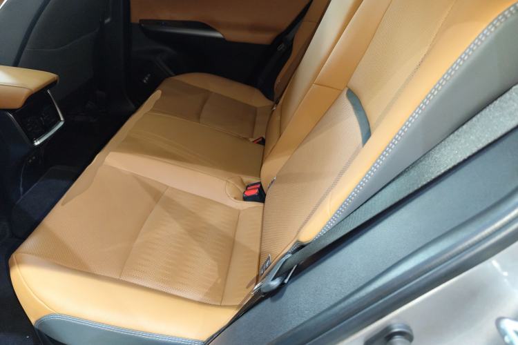 Used Toyota Venza 2022 Dual-Engine 2.5L CVT Two-Wheel Drive Prestige Edition
