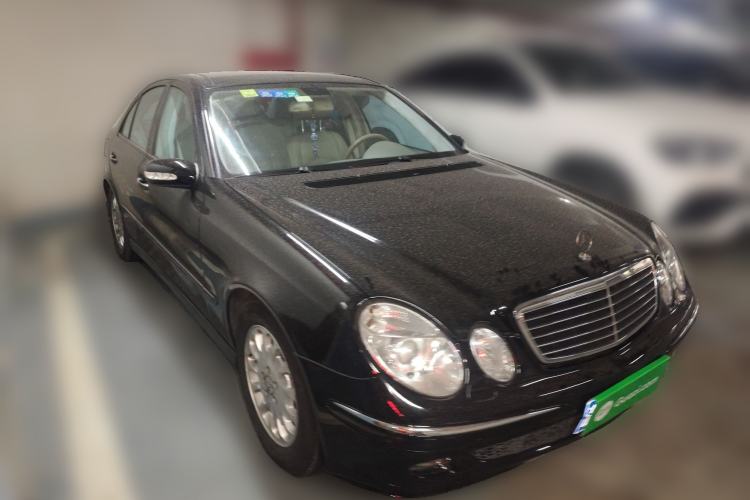 Used Mercedes-Benz E-Class 2005 E 280 Front Right 45 Deg