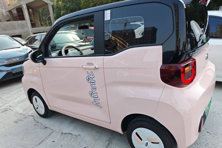 Used Chery New Energy QQ Ice Cream 2022 170km Sundae Phosphate Lithium-Ion