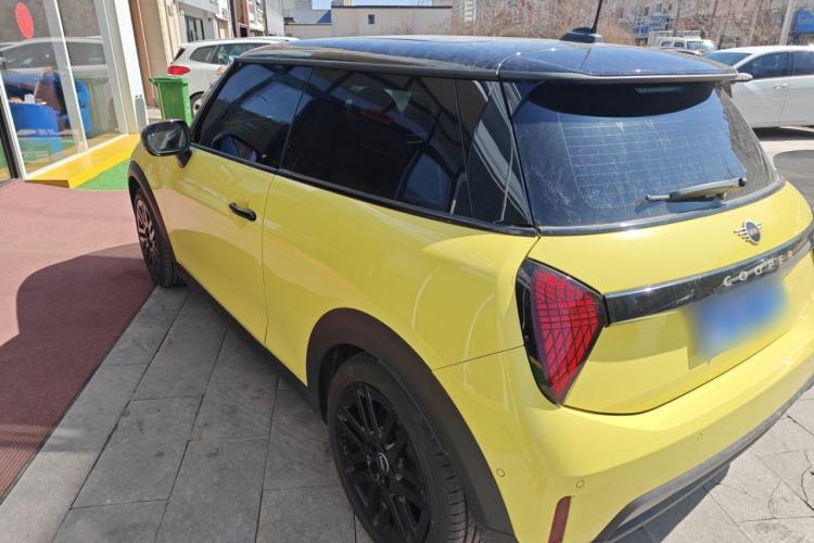 Used MINI 2025 1.5T COOPER Classic Edition