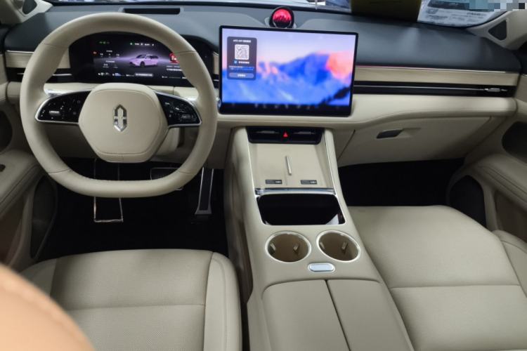 Used Hima AITO M5 2025 Extended-Range Ultra All-Wheel-Drive Version Center Console