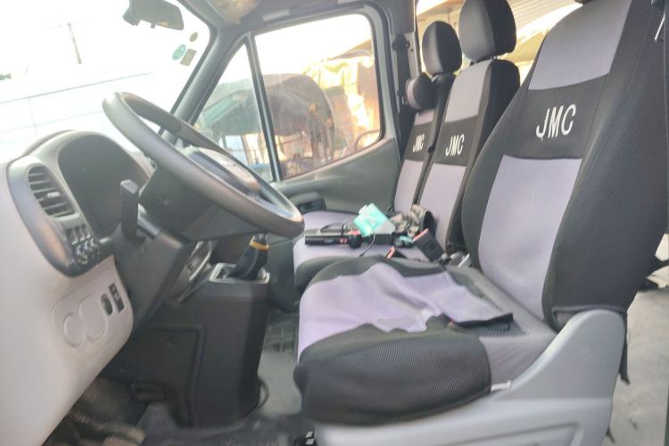 Used JMC Transit 2017 2.8T Commercial Version Short Wheelbase Mid-Roof 6/7/8-Seater JX493