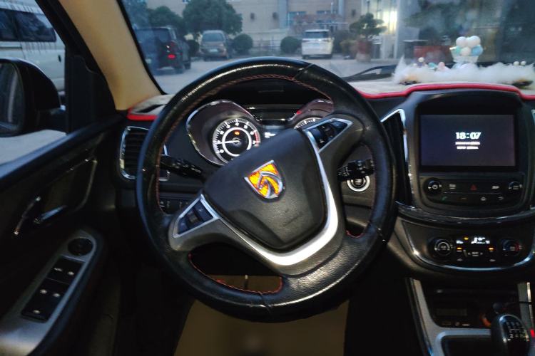 Used Baojun 560 2015 1.8L manual luxury version