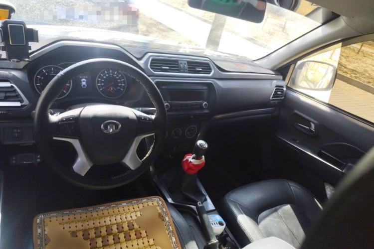 Used Great Wall Wingle 5 2017 2.4L European Version Gasoline Two-Wheel Drive Entry-Level Big Double Cab 4G69S4N