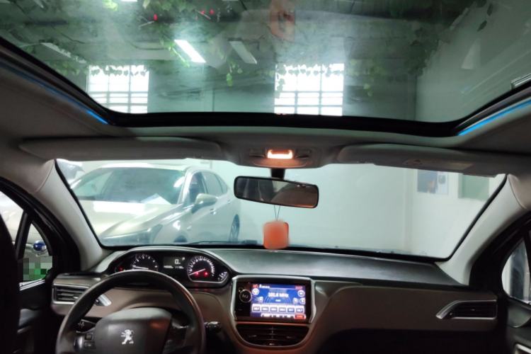 Used Peugeot 2008 2016 230THP Automatic Fashion Edition Headliner