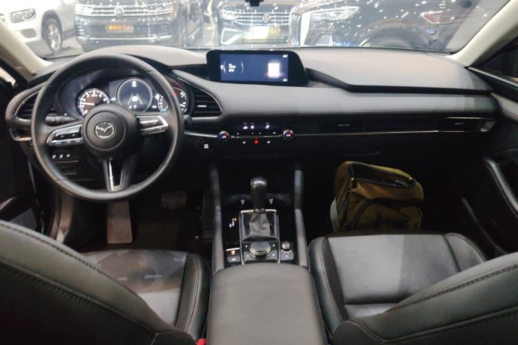 Used Mazda 3 Axela 2023 2.0L Automatic Zhiyao Edition Center Console