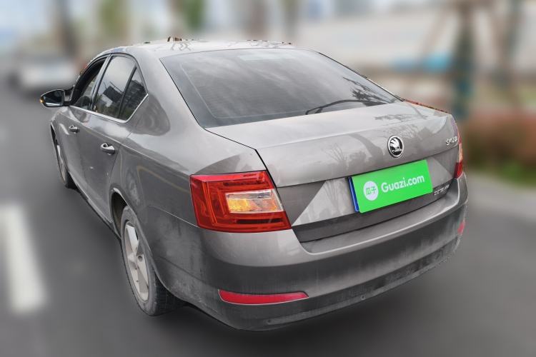 Used Skoda Octavia 2015 1.6L Automatic Yijie Edition Rear Left 45 Deg