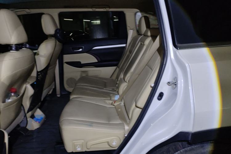 Used Toyota Highlander 2017 2.0T Four-Wheel Drive Luxury Edition 7 Seats