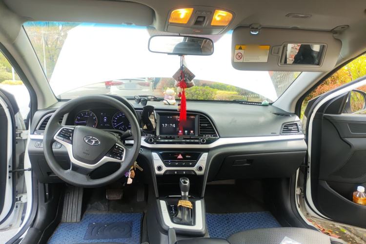 Used Hyundai Elantra (6th Generation / Lingdong) 2016 1.6L Automatic ZhiXuan – Elite Version Center Console