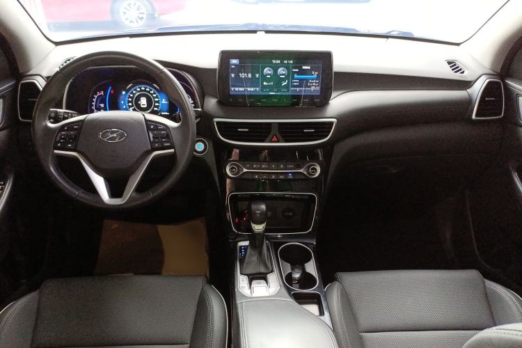 Used Hyundai Tucson 2019 280TGDi Dual-Clutch Two-Wheel Drive Fashion Edition China VI Standard Center Console