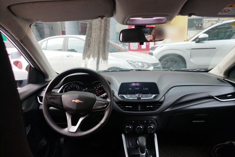 Used Chevrolet Cavalier 2022 325T Automatic Enjoyment Edition Center Console