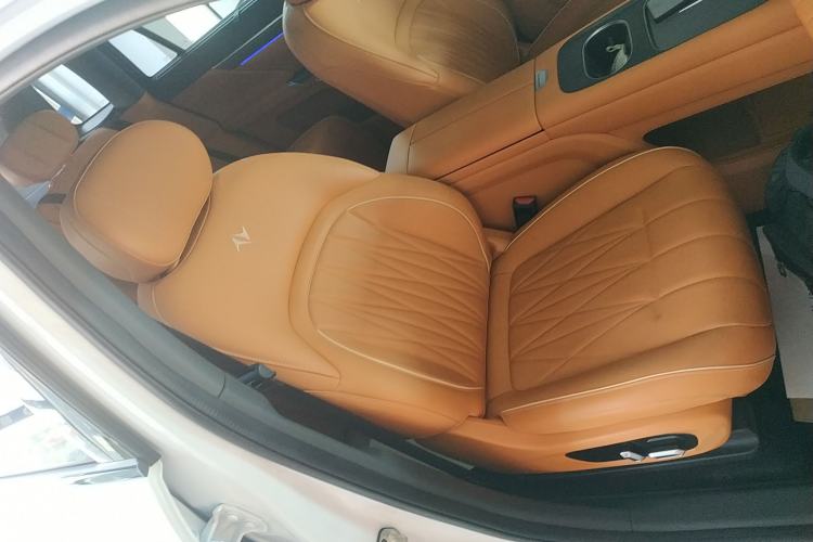 Used Dongfeng eπ eπ008 2025 210Max Range-Extended Version 5 Seats Right Front Seat