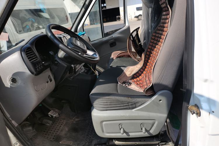 Used JMC Transit 2017 2.8T Commercial Version Short Wheelbase Mid-Roof 6/7/8-Seater JX493